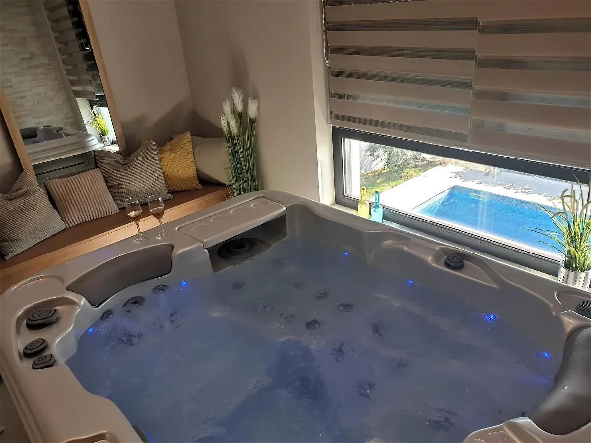 Wellness & Spa Luxury Villa Nicole - Families Only Pula