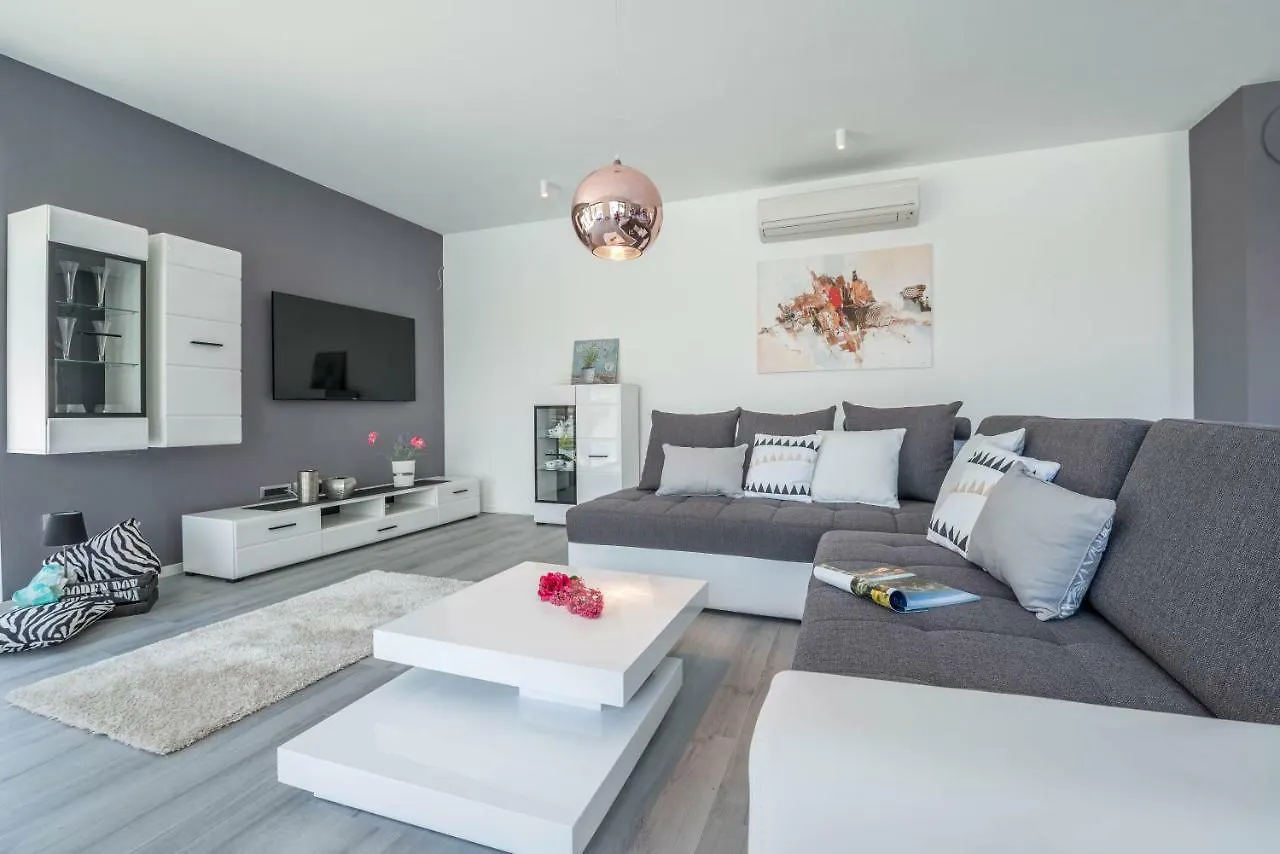Wellness&Spa Luxury Villa Nicole Pola