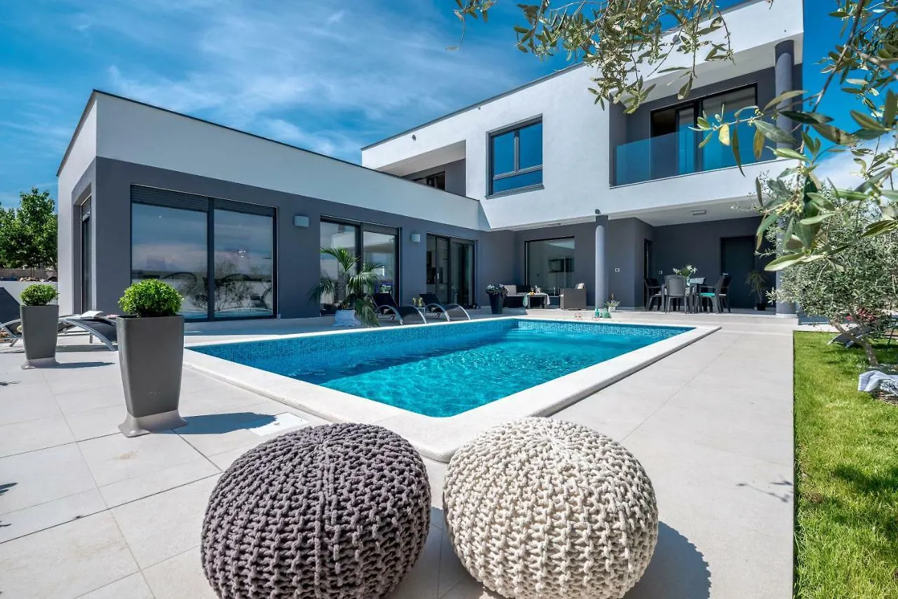 Wellness & Spa Luxury Villa Nicole - Families Only 풀라