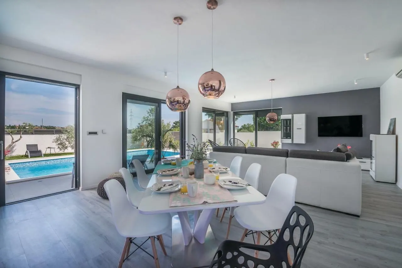 Wellness & Spa Luxury Villa Nicole - Families Only 풀라